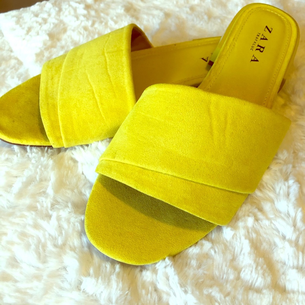 ZARA SLIP ON SANDALS